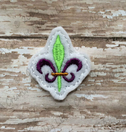 Fleur-de-lis felt feltie