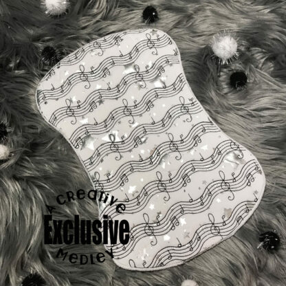Music Bib - In the Hoop - for large hoops - Image 2